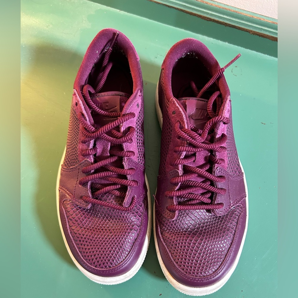 NIKE AIR purple sneakers! Size 6!